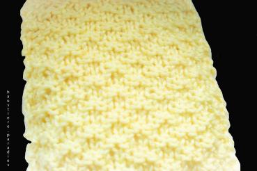 Spielkissen für Katzen gestrickt in gelb